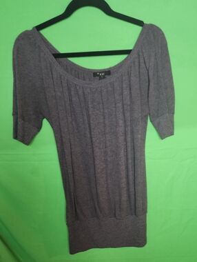 XXI Forever 21 Gray Ribbed Knit Banded Hem Pullover Sweater - Small